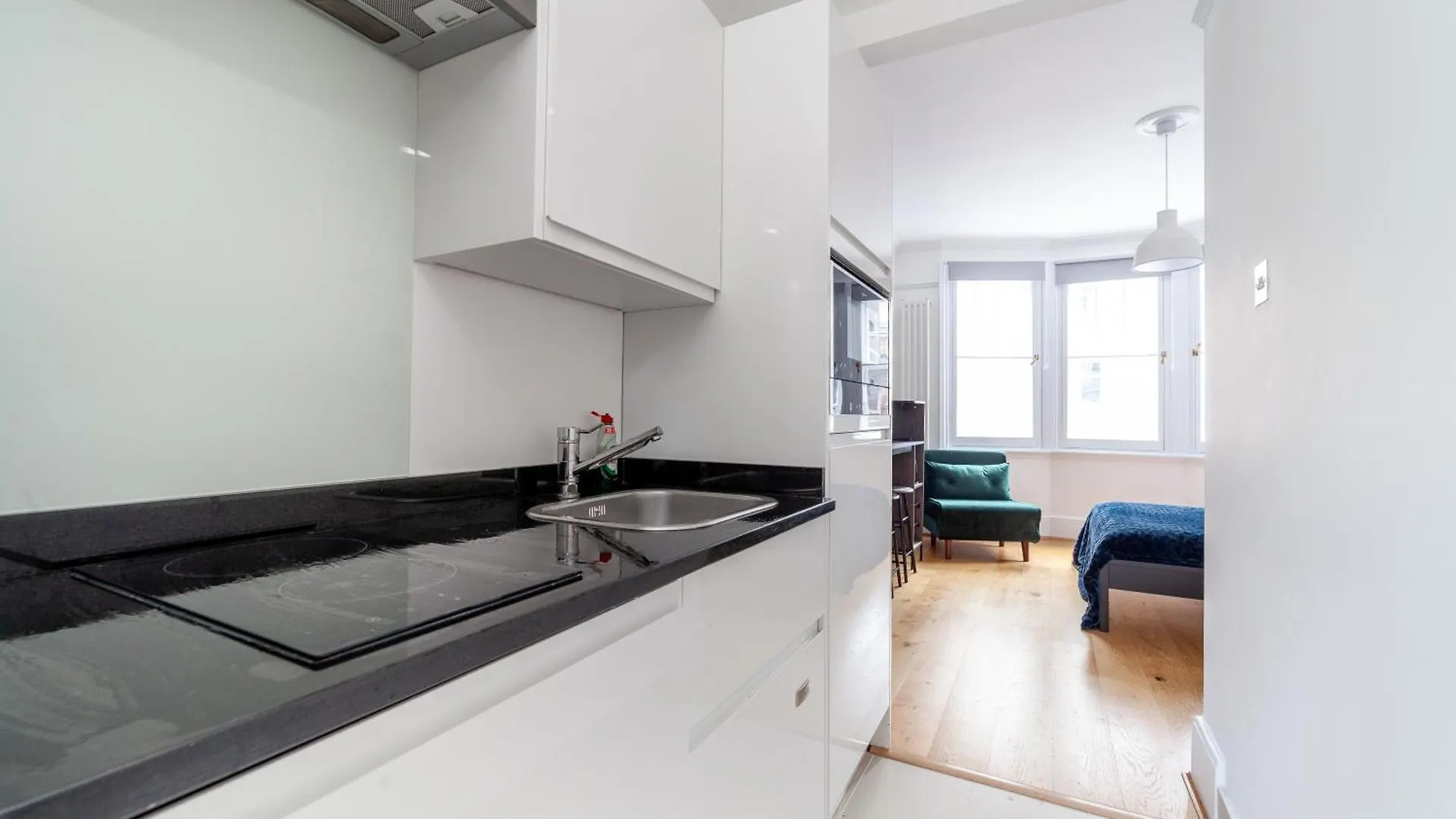 Apartment Cannon Street Studios London