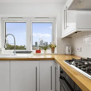 Stylish 2br Flat Bridge Views London